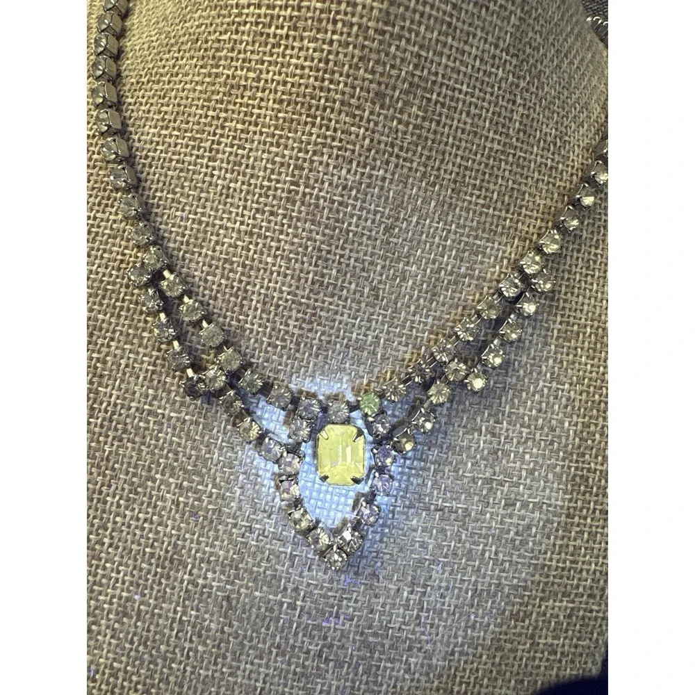 Vintage Rhinestone Clear Glowing‎ Stones Necklace Romantic Glamour